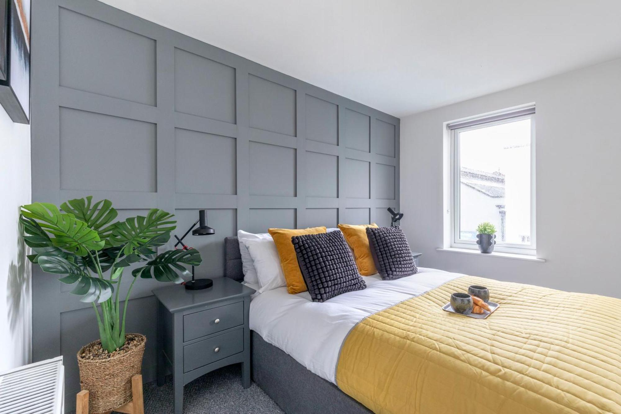 Modern Four Bedroom Four Bathroom Home Cheltenham Exteriör bild