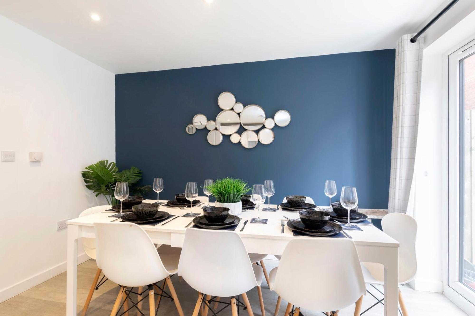 Modern Four Bedroom Four Bathroom Home Cheltenham Exteriör bild