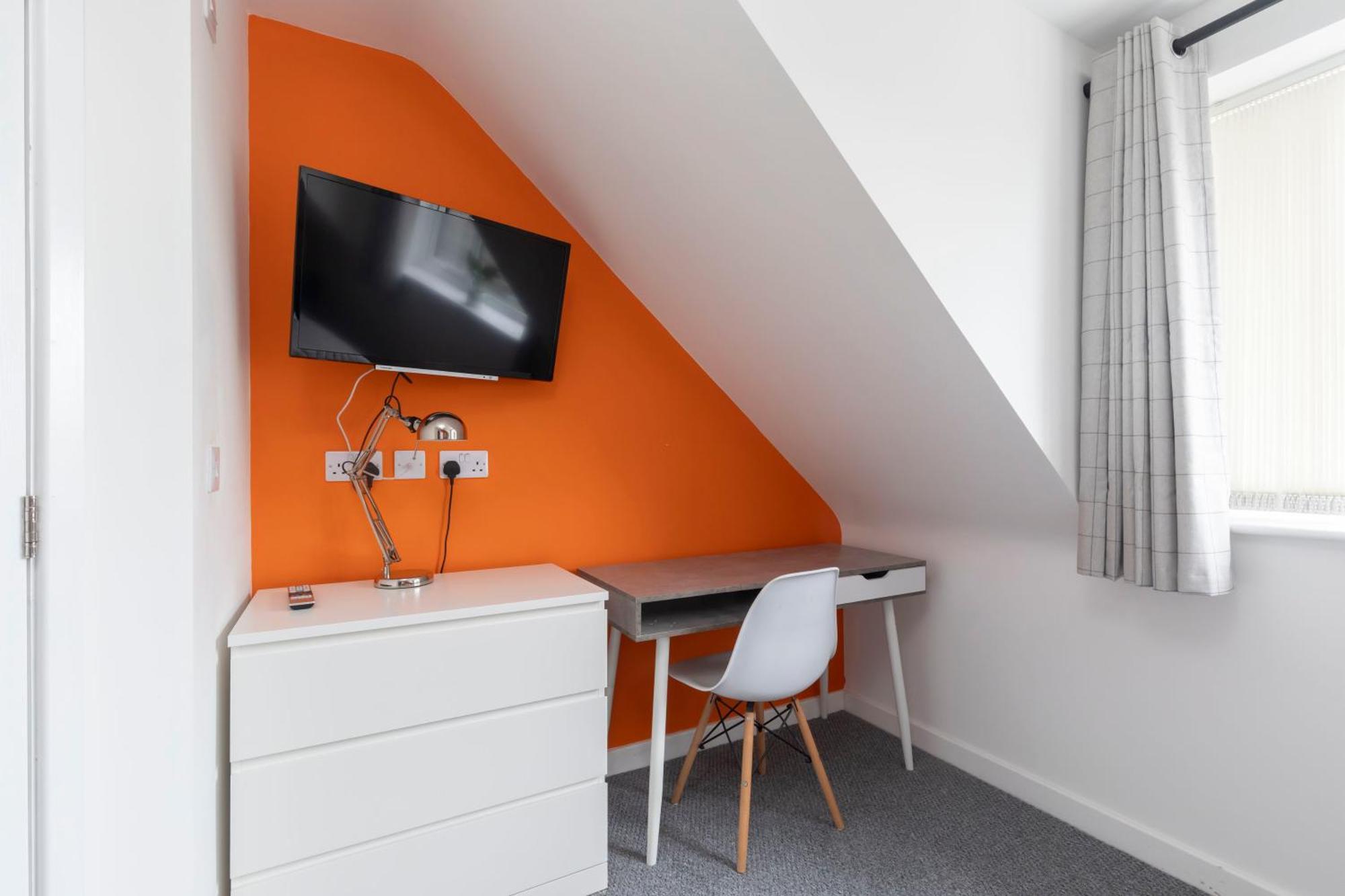 Modern Four Bedroom Four Bathroom Home Cheltenham Exteriör bild